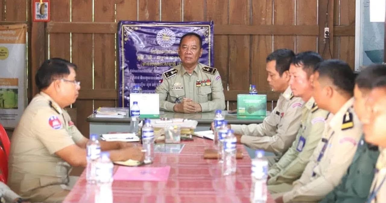 ស្នងការនគរបាលខេត្តពោធិ៍សាត់ ចុះពង្រឹងរបៀបរបបការងារ និងការផ្តល់សេវាជូនពលរដ្ឋ នៅប៉ុស្តិ៍នគរបាលរដ្ឋបាល ក្នុងស្រុកតាលោសែនជ័យ