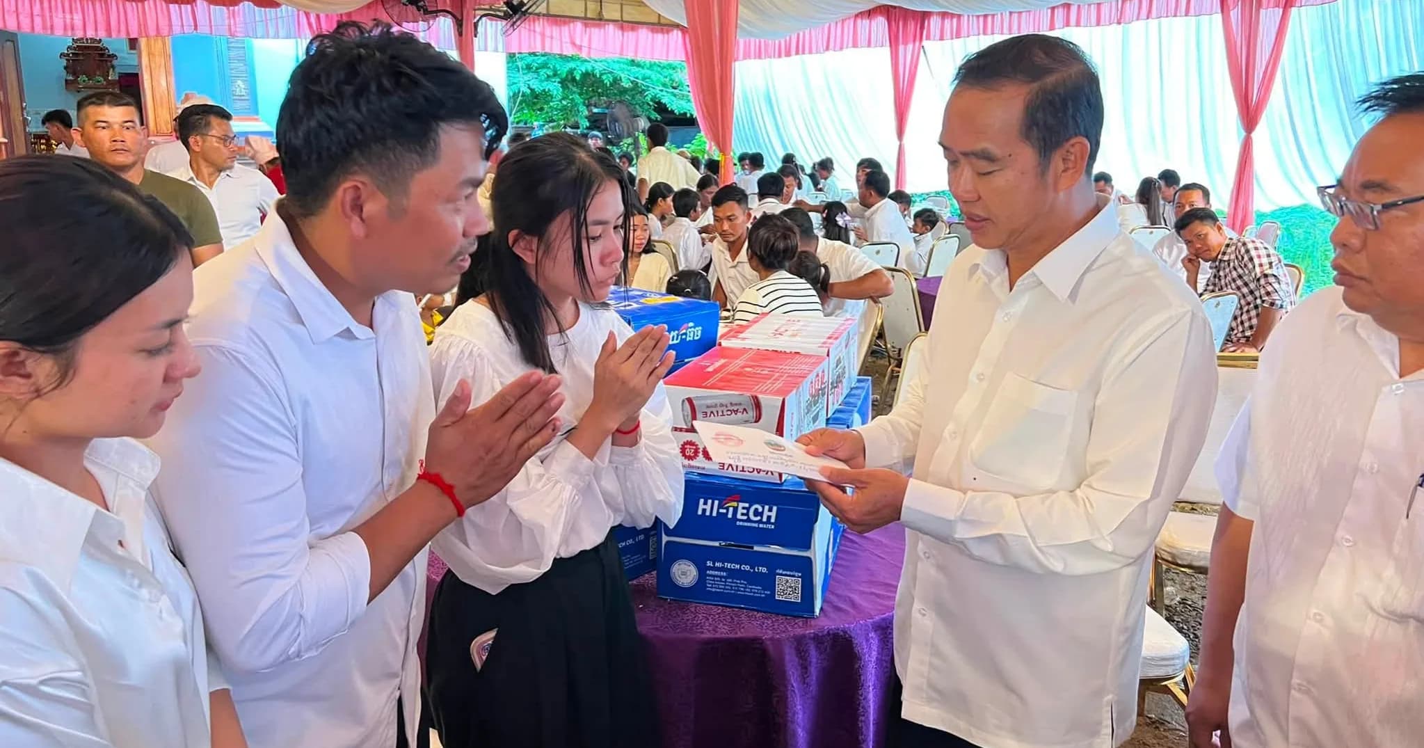 លោក ធាង ឡេង ដឹកនាំក្រុមការងារនាំយកបច្ច័យ និងសម្ភារចូលរួមបុណ្យ ៧ថ្ងៃ នាយប៉ុស្តិ៍នគរបាលរដ្ឋបាលអូរសោម