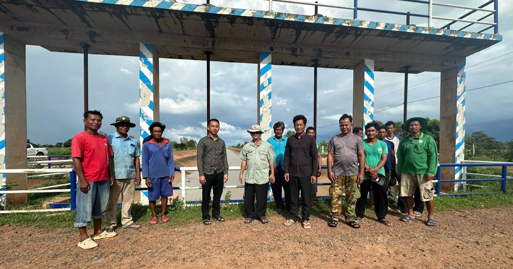 មន្ទីរធនធានទឹកខេត្តពោធិ៍សាត់ ចុះពិនិត្យការបែងចែកទឹកអន្តរាគមន៍នៅប្រព័ន្ធធារាសាស្ត្រដំណាក់អំពិល ខណៈស្រុកបាកានព្រួសស្រូវវស្សាបានជាង ៣ម៉ឺនហិកតា