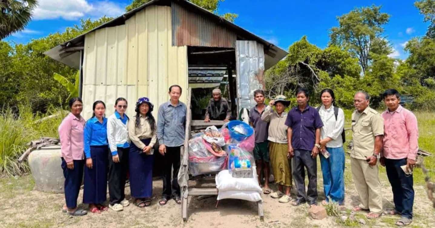 អាជ្ញាធរស្រុកក្រគរ សហការជាមួយមន្ទីរសង្គមកិច្ចខេត្ត ចុះសួរសុខទុក្ខលោកយាយ វ័យ ៨៧ឆ្នាំ ដល់ខ្នងផ្ទះក្នុងឃុំកំពង់ពោធិ៍