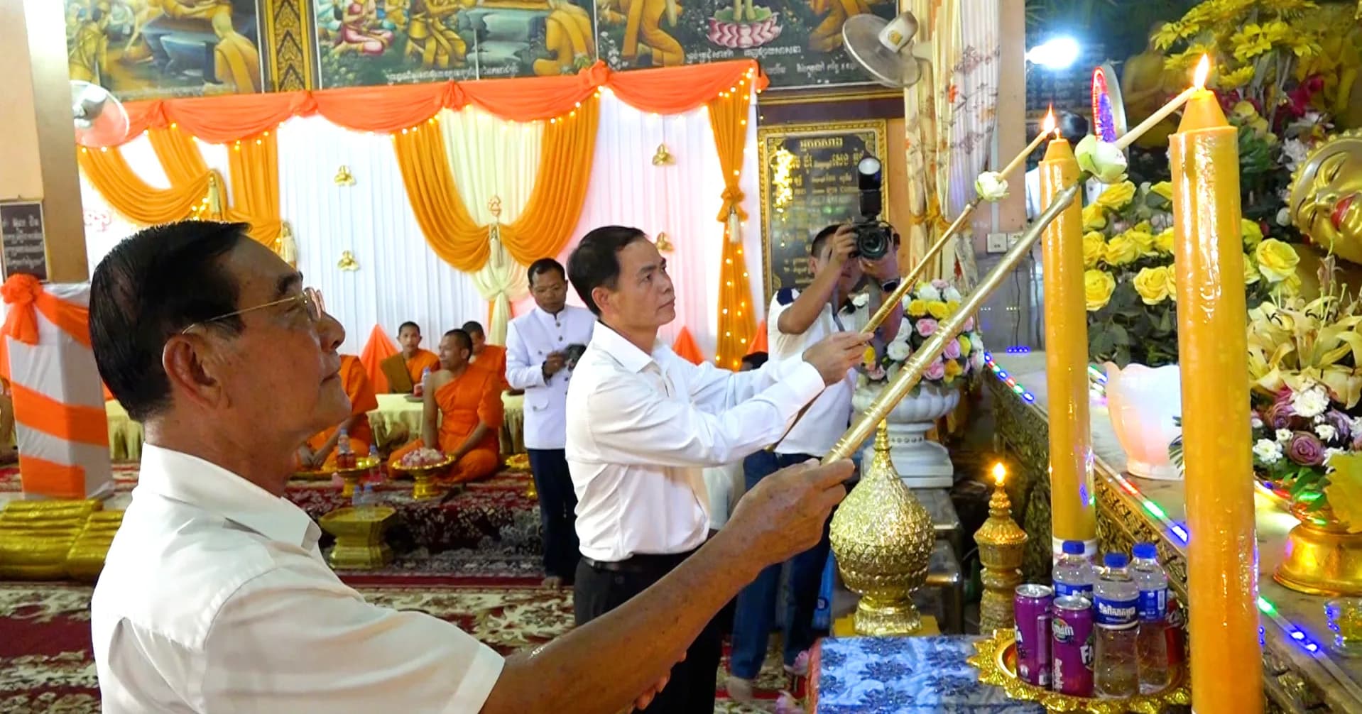ក្រុមការងារចុះជួយសង្កាត់ព្រៃញី ចែកអំណោយជូនពលរដ្ឋខ្វះខាត ចំនួន៣៥០គ្រួសារ ក្នុងឱកាសបុណ្យភ្ជុំបិណ្ឌ នៅវត្តស្រះស្រង់