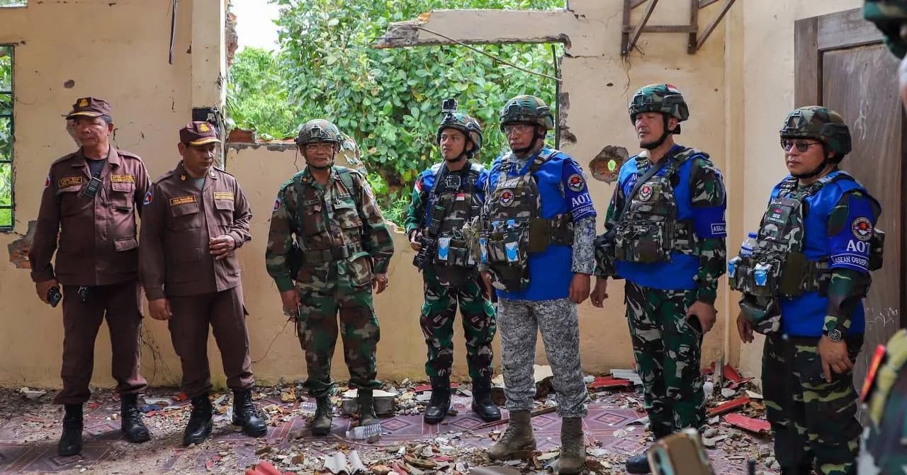 កម្ពុជាសម្របសម្រួលជូនក្រុមអ្នកសង្កេតការណ៍អាស៊ាន (AOT-KH) ចុះពិនិត្យការខូចខាតហេដ្ឋារចនាសម្ព័ន្ធស៊ីវិលនៅព្រំដែនខេត្តព្រះវិហារ