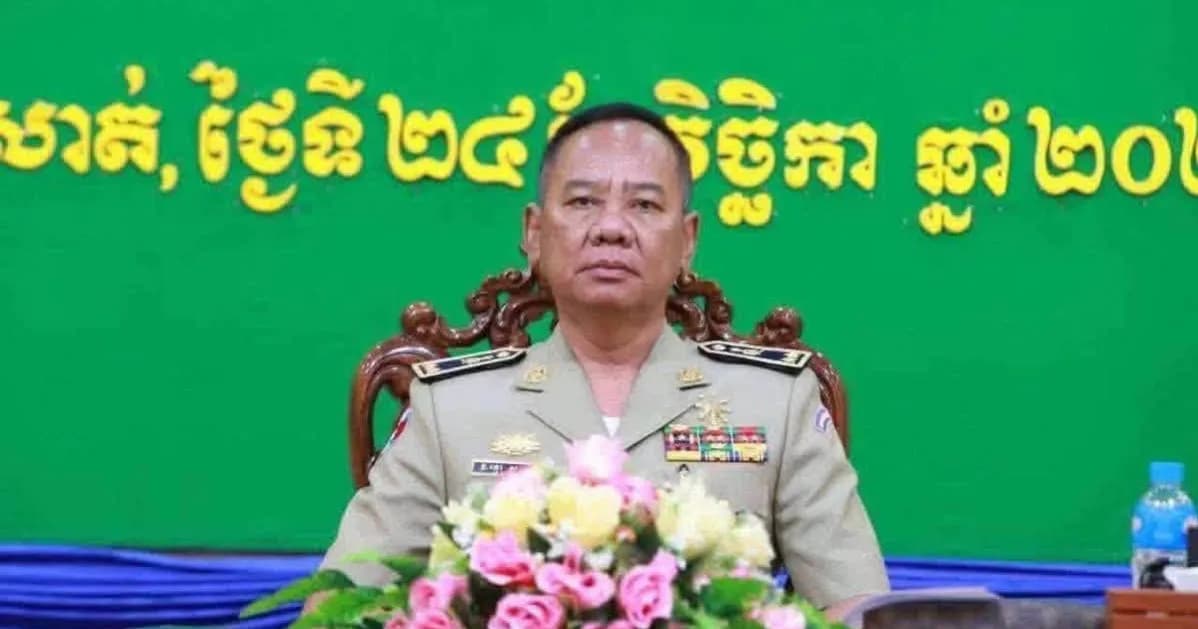 កម្លាំងការិយាល័យនគរបាលចរាចរណ៍ផ្លូវគោកខេត្តពោធិ៍សាត់ ចុះអប់រំផ្សព្វផ្សាយច្បាប់ស្ដីពីចរាចរណ៍ផ្លូវគោកជូនប្រជាពលរដ្ឋ និងសិស្សានុសិស្ស