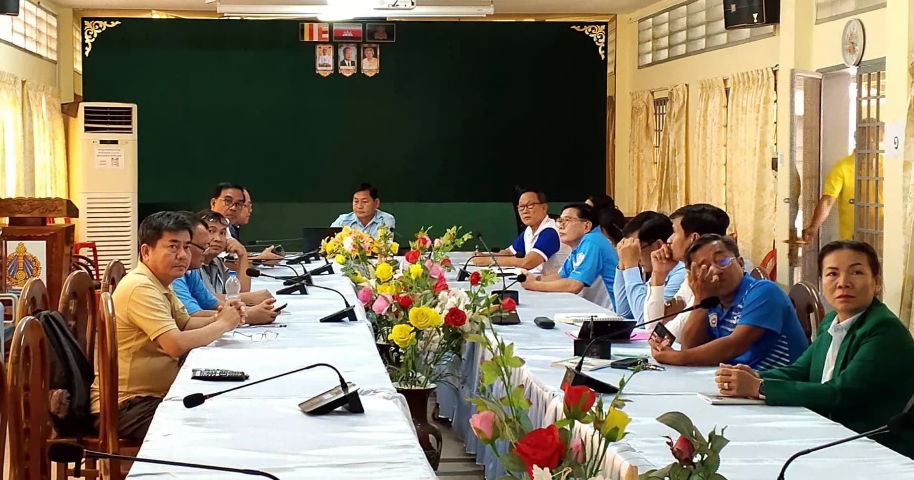 មន្ទីរអប់រំ យុវជន និងកីឡាខេត្ត បើកកិច្ចប្រជុំកែសម្រួលបទបង្ហាញស្តីពី ការកសាងអង្គភាពផ្តល់សេវាសាធារណៈគំរូ