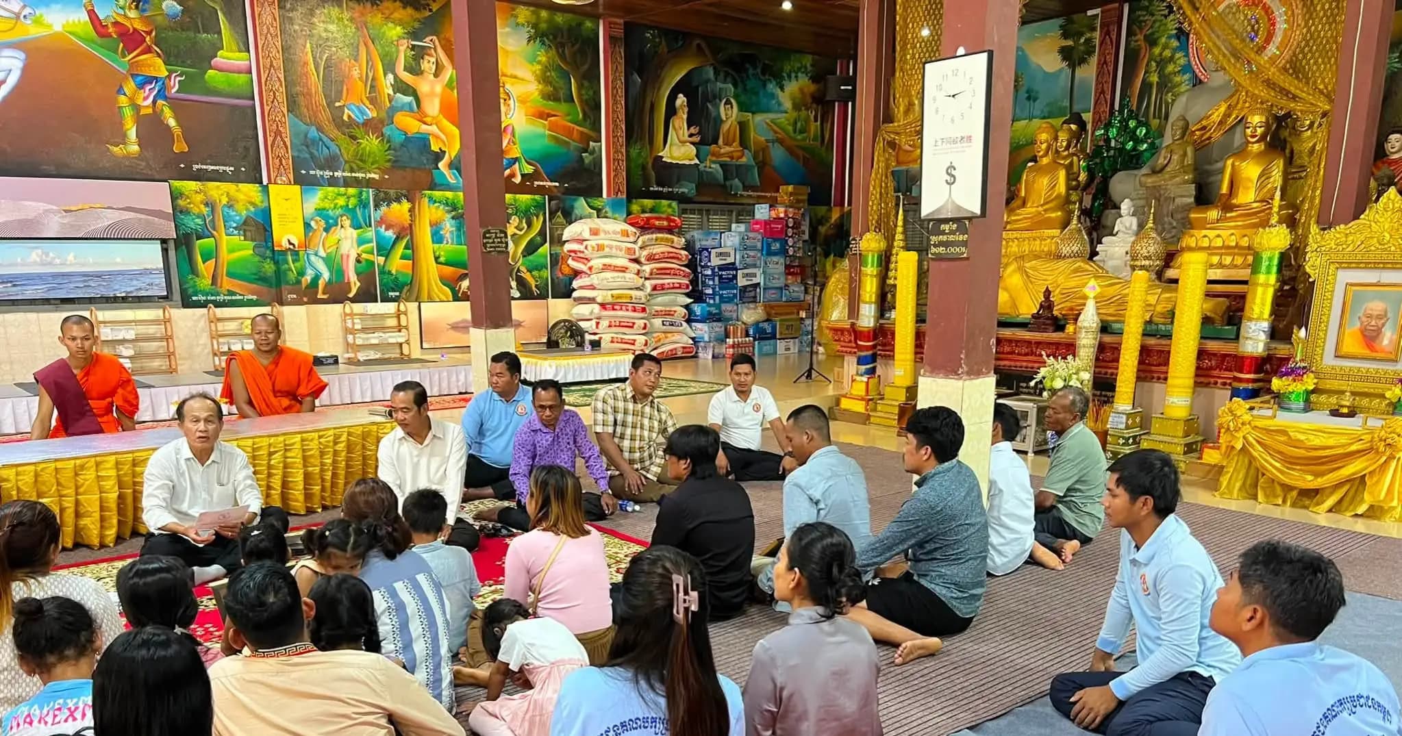 ថ្នាក់ដឹកនាំស្រុកវាលវែង និងតំណាងរាស្ត្រមណ្ឌលពោធិ៍សាត់ អញ្ជើញធ្វើពិធីបង្សុកូលឧទ្ទិសកុសលជូនមន្ត្រីនគរបាល និងប្រជាការពារភូមិ ៥រូប ដែលបានពលីជីវិត