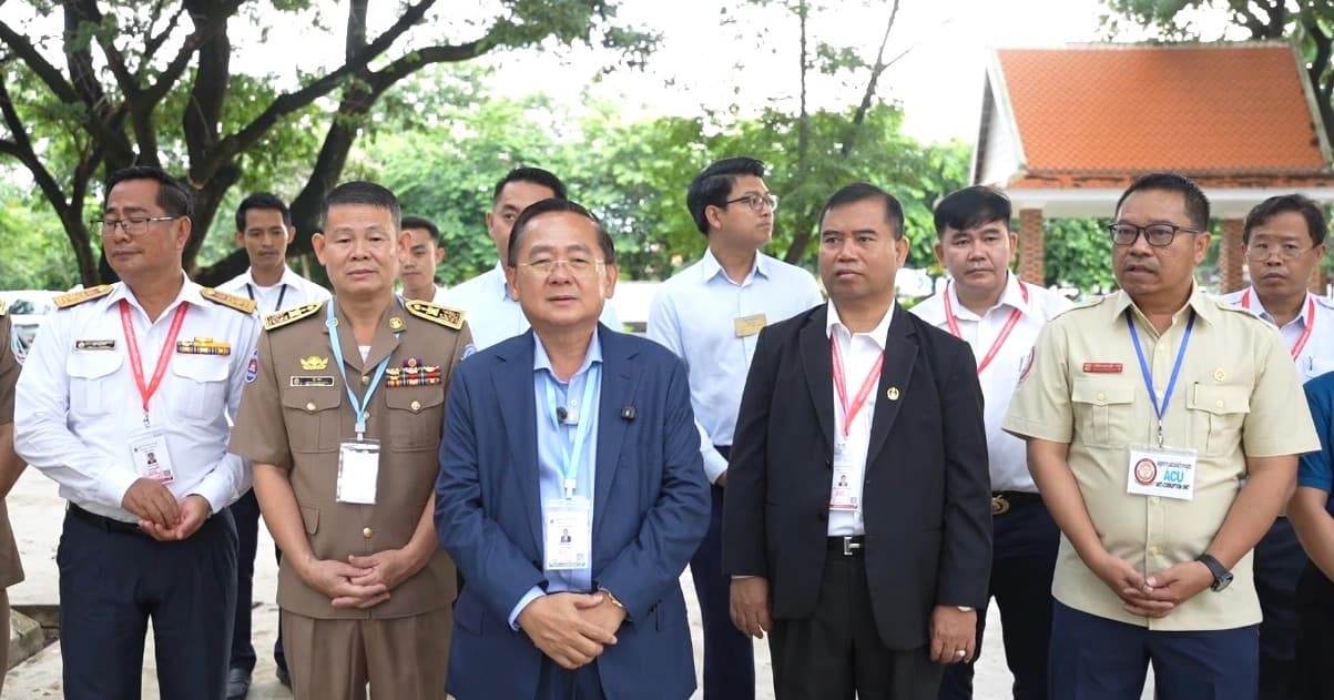 អភិបាលខេត្តបាត់ដំបងណែនាំ មិនឱ្យអាជីវករតម្លើងថ្លៃអំឡុងពេលបាក់ឌុប ខណៈរដ្ឋបាលខេត្តត្រៀមទីតាំងស្នាក់នៅឥតគិតថ្លៃជូនសិស្សដែលពុំមានលទ្ធភាព