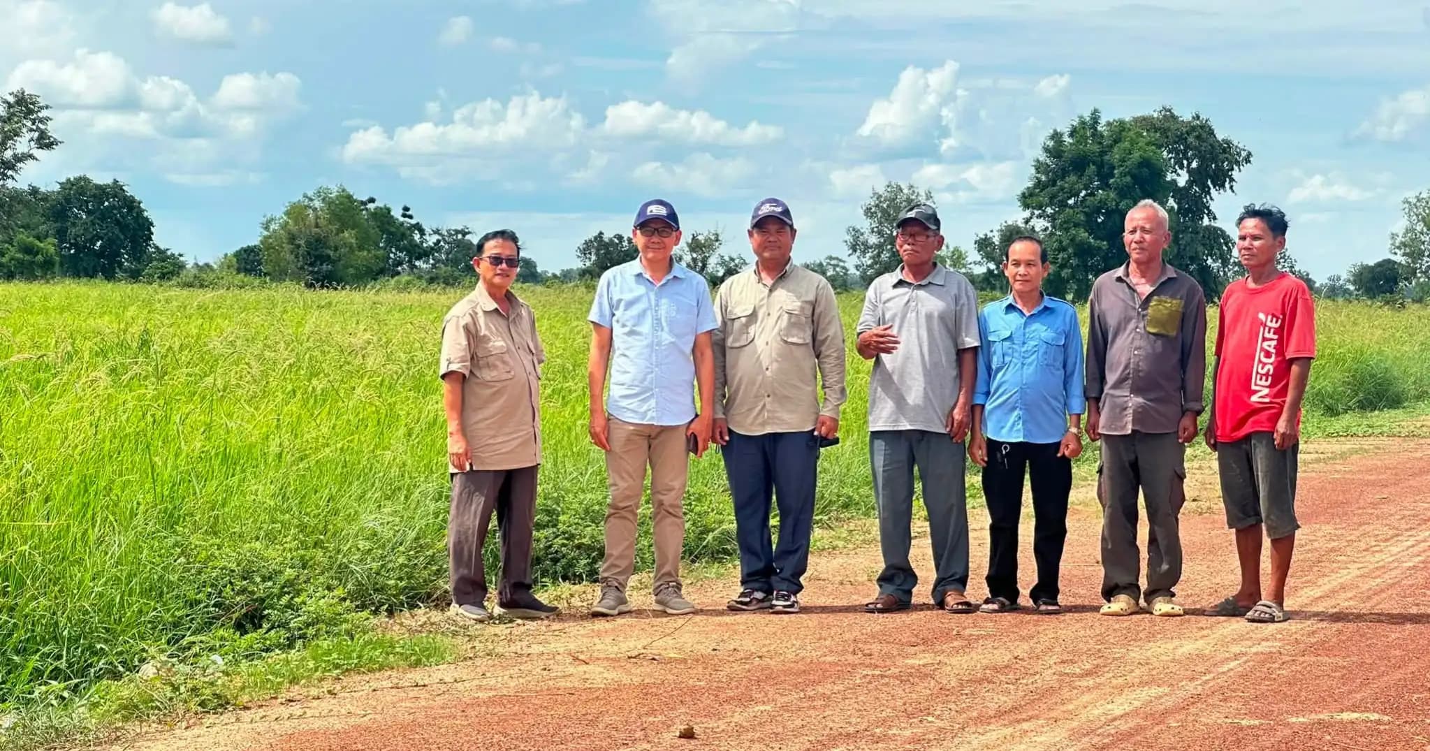 អភិបាលរងខេត្តពោធិ៍សាត់ ចុះអន្តរាគមន៍នាំទឹកសង្គ្រោះស្រូវស្រែប្រជាកសិករ ៤ភូមិ នៅស្រុកបាកាន