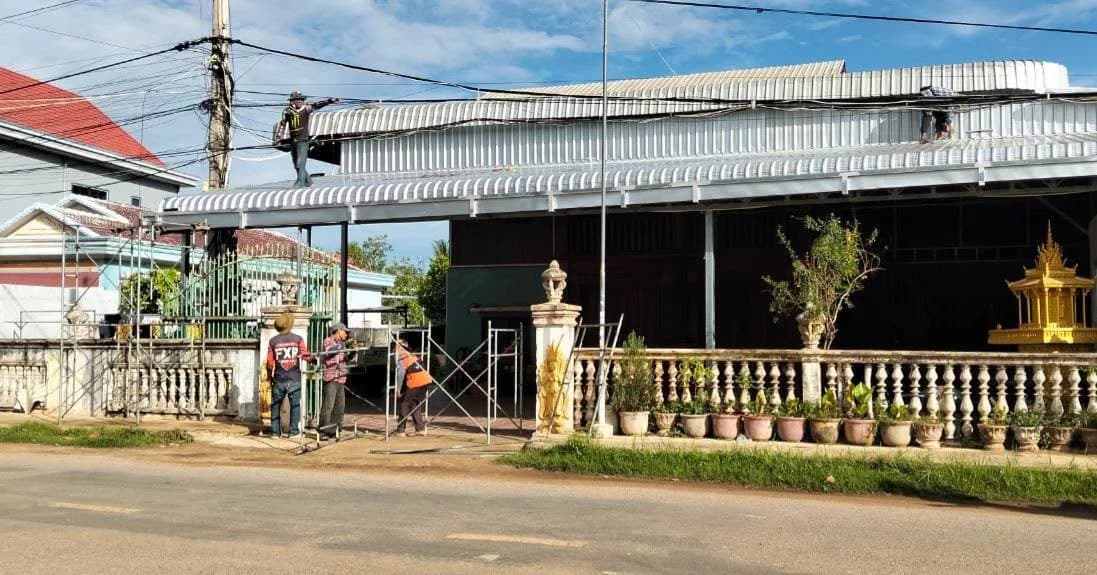 ប្រជាពលរដ្ឋសង្កាត់លលកស ចូលរួមសហការរៀបចំសណ្តាប់ធ្នាប់តាមបណ្តោយផ្លូវលេខ៧០១ ច្រាំងស្ទឹងពោធិ៍សាត់
