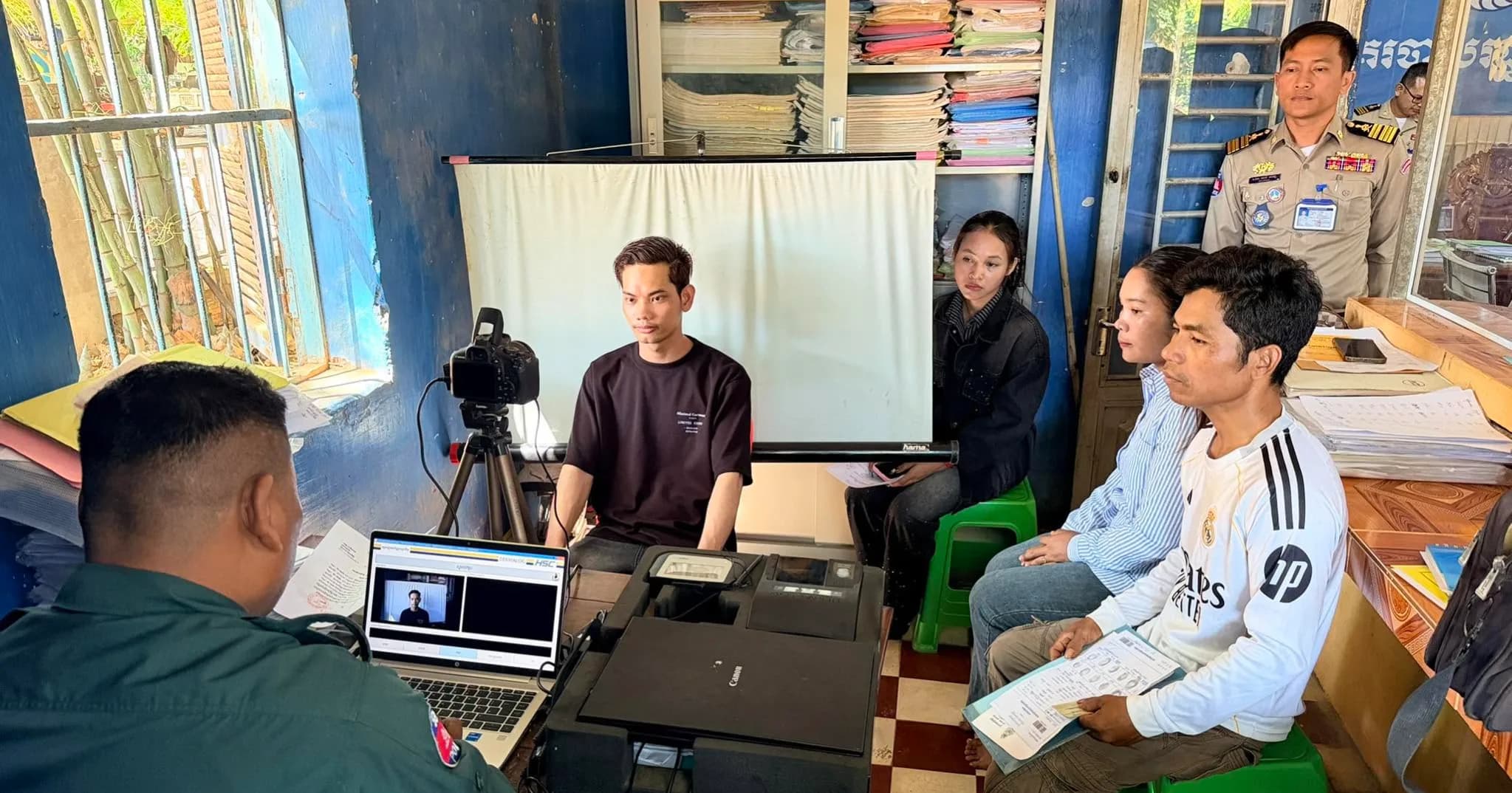 អធិការនគរបាលស្រុកក្រគរ ចុះពង្រឹងការងារ និងណែនាំដល់កម្លាំងប៉ុស្តិ៍នគរបាលរដ្ឋបាលស្វាយស និងឈើតុំ