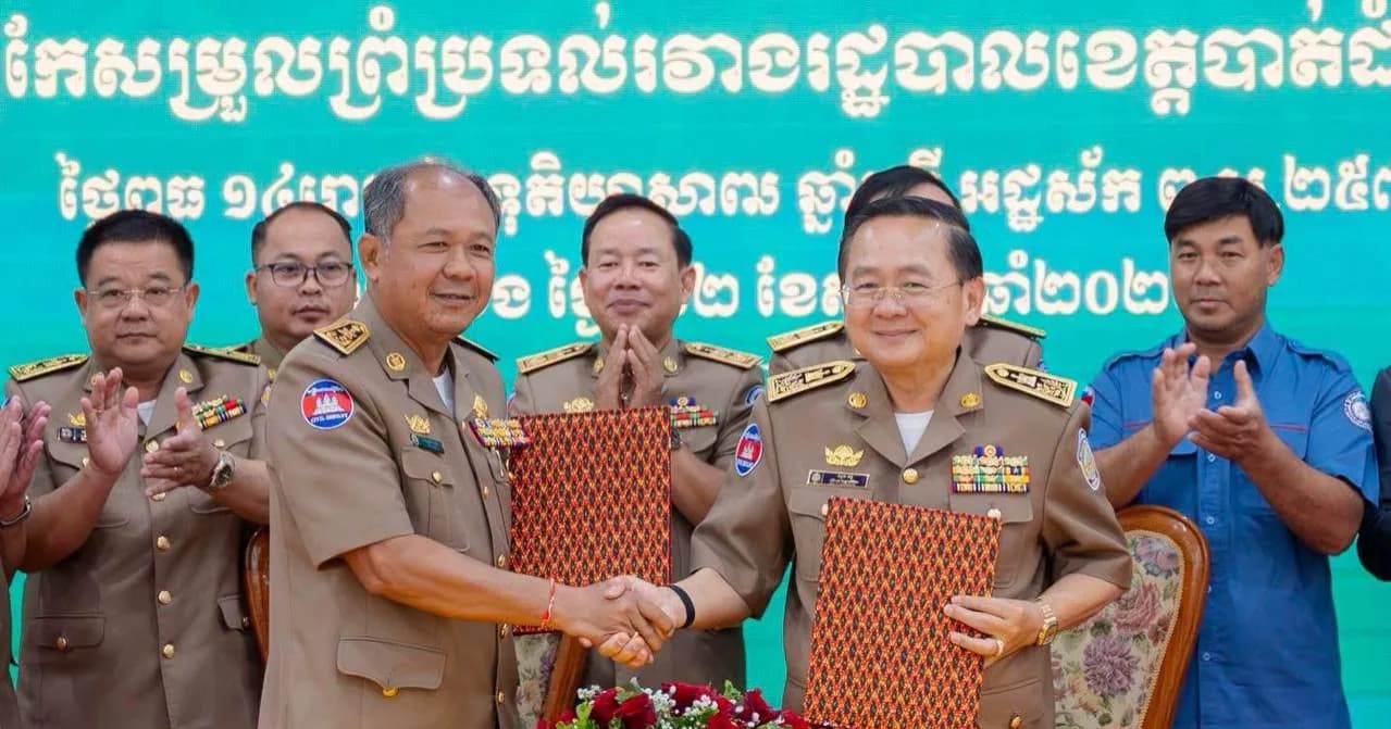 ឯកឧត្តម សុខ លូ និងឯកឧត្តម អ៊ុំ រាត្រី ចុះហត្ថលេខាលើសំណើសុំកែសម្រួលព្រំប្រទល់រដ្ឋបាល រវាងខេត្តបាត់ដំបង និងបន្ទាយមានជ័យ