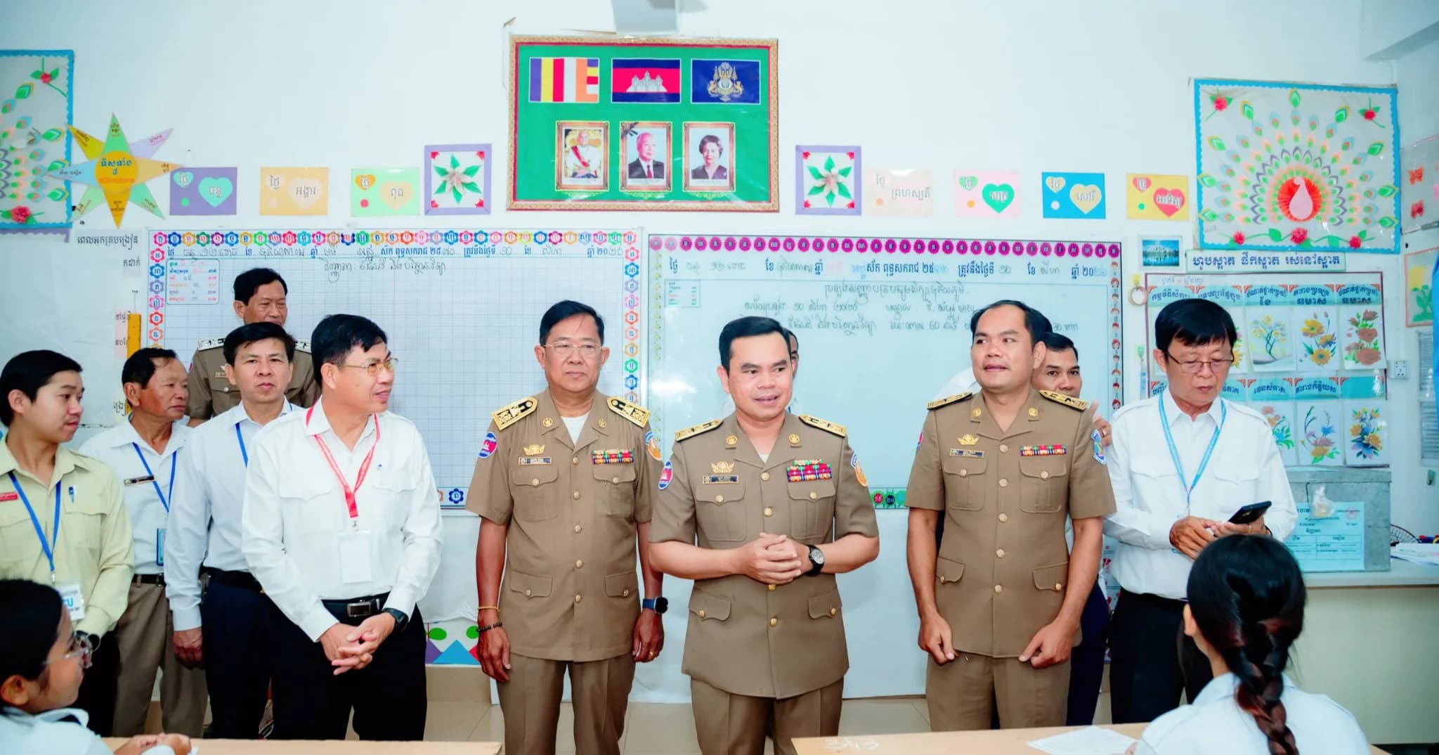 អាជ្ញាធរខេត្តកំពង់ចាម អញ្ជើញកាត់ស្រោមវិញ្ញាសារប្រឡងសញ្ញាបត្រមធ្យមសិក្សាទុតិយភូមិ (បាក់ឌុប) ឆ្នាំ២០២៦