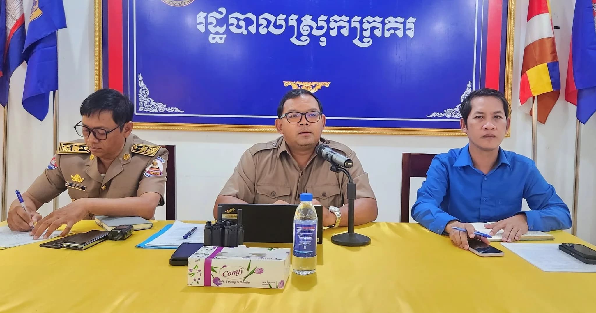 អភិបាលស្រុកក្រគរ ដឹកនាំកិច្ចប្រជុំជាមួយប្រធានការិយាល័យ ដើមបីពិនិត្យ និងស្តាប់របាយការណ៍សវនកម្មផ្ទៃក្នុងរបស់ក្រសួងមហាផ្ទៃ