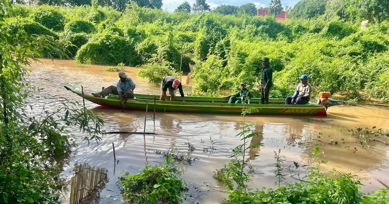 កម្លាំងរដ្ឋបាលជលផលកំពង់ឆ្នាំងសហការជាមួយសមត្ថកិច្ច និងសហគមន៍ចុះបង្ក្រាបបទល្មើសនេសាទ នៅស្រុកកំពង់ត្រឡាច