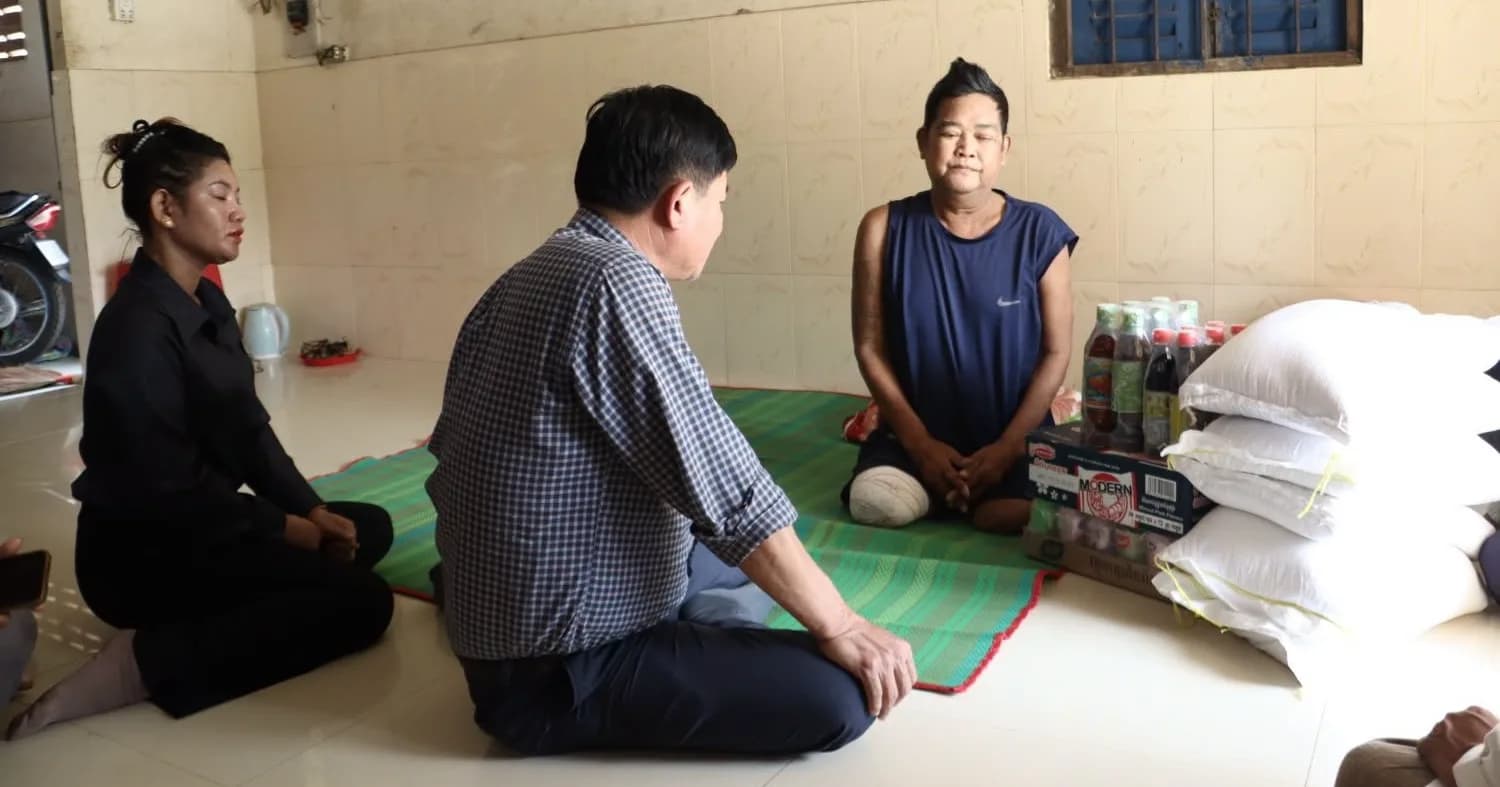 ប្រធានសមាគមអតីតយុទ្ធជនក្រុងពោធិ៍សាត់ ចុះសួរសុខទុក្ខ និងថ្លែងអំណរគុណដល់ក្រុមគ្រូពេទ្យនៃមន្ទីរពេទ្យជាតិតេជោសន្តិភាព