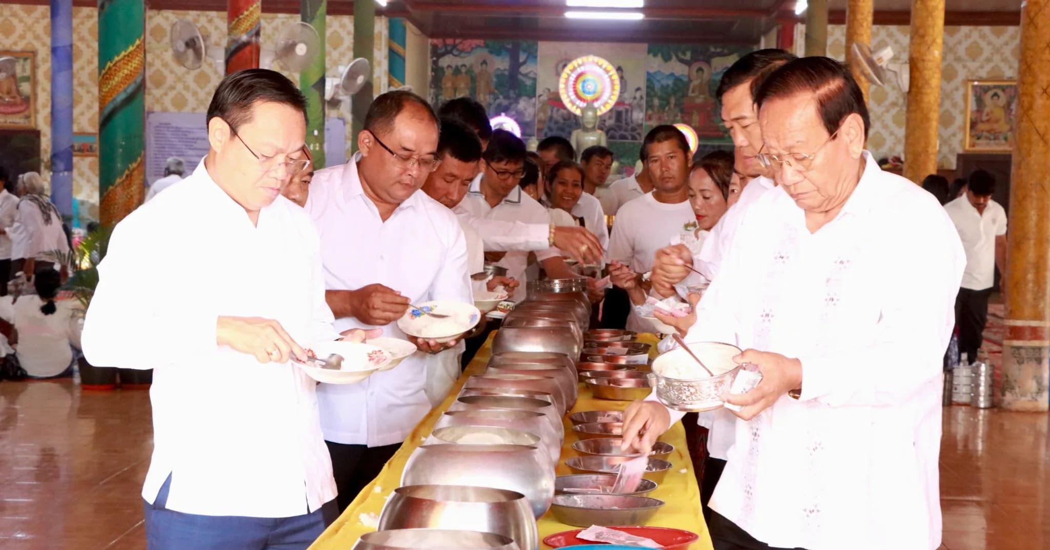 ឯកឧត្តម ថង សាវុន រដ្ឋលេខាធិការក្រសួងមហាផ្ទៃ អញ្ជើញចូលរួមពិធីបុណ្យកាន់បិណ្ឌវេនទី៩ នៅវត្តសែនមនោរម្យ