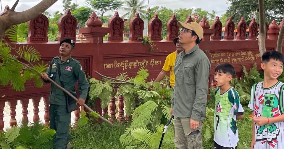 អភិបាលស្រុកភ្នំក្រវាញ អញ្ជើញចុះពិនិត្យសកម្មភាពតុបតែងមែកឈើ និងការងាររដ្ឋបាលទូទៅនៅឃុំបាក់ចិញ្ចៀន