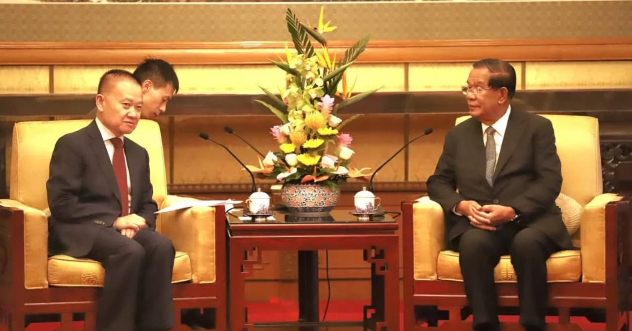 សម្តេចតេជោ ហ៊ុន សែន ទទួលជួបពិភាក្សាការងារជាមួយ រដ្ឋមន្ត្រីនៃគណៈទាក់ទងការបរទេស របស់គណៈកម្មការកណ្តាលនៃបក្សកុម្មុយនីស្តចិន នៅរដ្ឋធានីប៉េកាំង